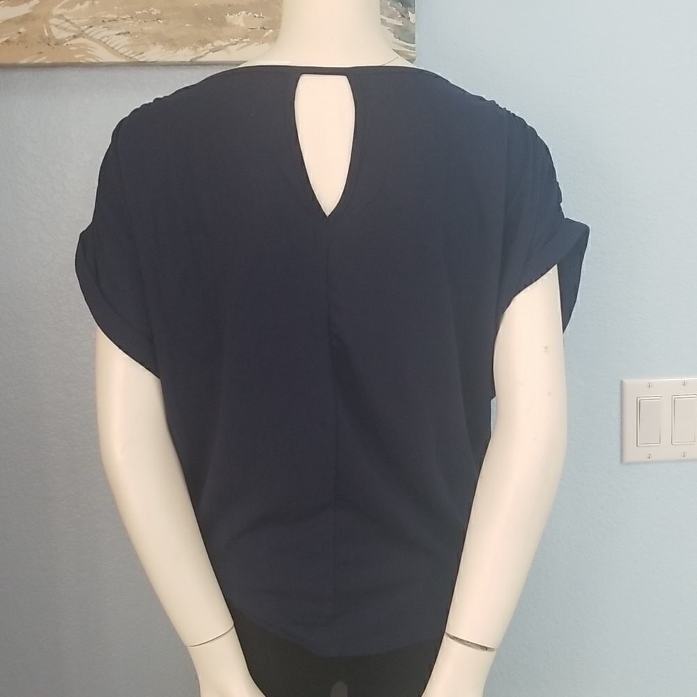 Keyhole back top - Picture 3 of 9